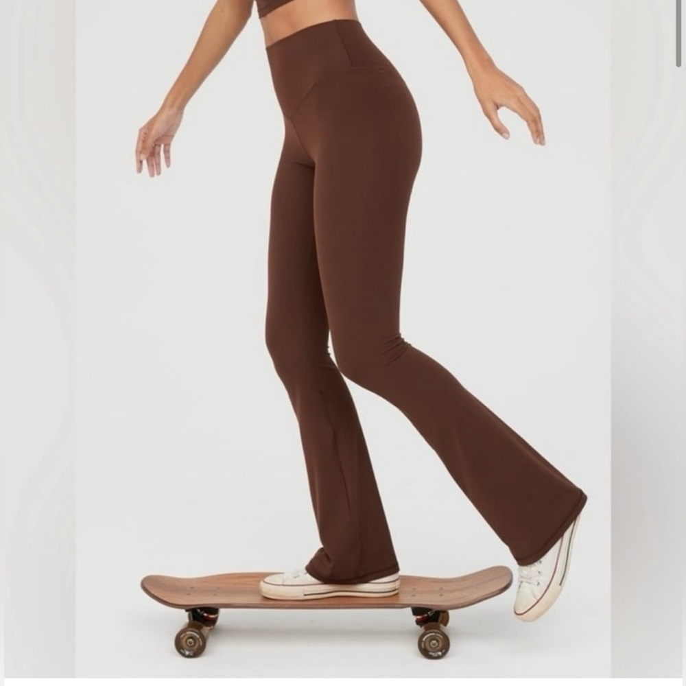 Women’s Offline by Aerie Real Me Xtra Bootcut leggings size S brown NWT
